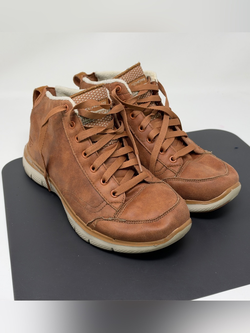 Skechers Womens Flex Appeal 2.0 - Warm Wishes size 9 chestnut fur lined